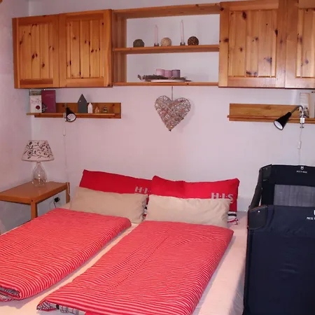 Jonathan Eg Sued Appartement-fewo- Dusche- Wc 2 1-2 Zimmerwohnung- 5-betten By Interhome