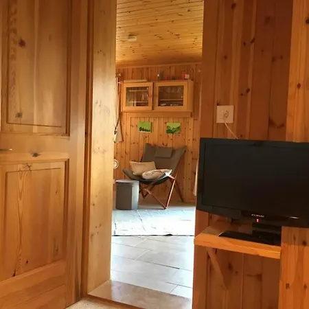 Jonathan Eg Sued Appartement-fewo- Dusche- Wc 2 1-2 Zimmerwohnung- 5-betten By Interhome *