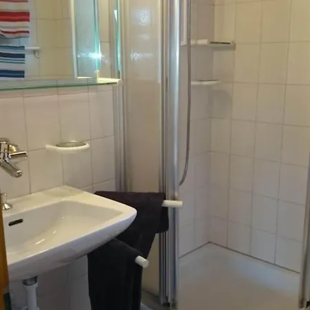 Jonathan Eg Sued Appartement-fewo- Dusche- Wc 2 1-2 Zimmerwohnung- 5-betten By Interhome *